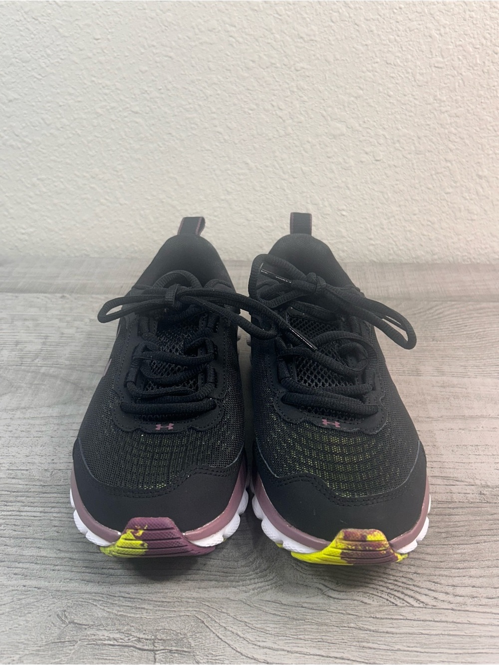 Under Armour Women's Charged Assert Black & Mauve Athletic Running Sneakers Sz7 - Picture 3 of 11